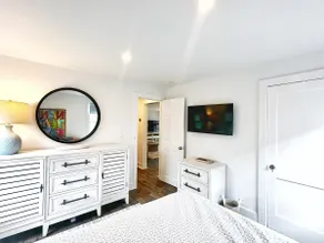 Nautical Downtown House (Sleeps 5) - Image 4