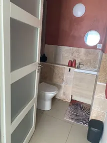 Small independent studio with bathroom + private garden - Image 2
