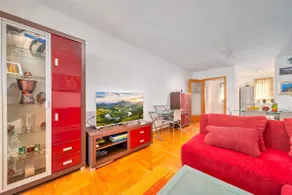 Cityscape Comfort Apartment With Garage - Happy Rentals - Image 3