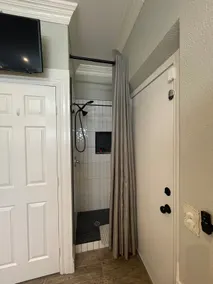 Ana’s private comfortable studio - Image 5