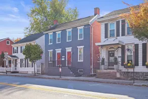 Downtown Gettysburg Entire Home • 4BR/3B • Parking - Image 2