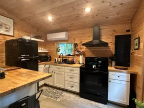 Tiny House in the Trees - Image 5