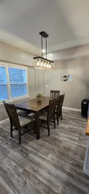 Chic and Spacious 3 BR - Modern Amenities - Image 2