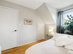 Stylish 3BDR Home | Walk to Waterfront & Dining - Image 3