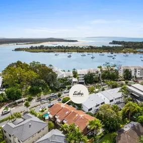 Pool &Noosa River, Playground, Restaurant adjacent - Image 2