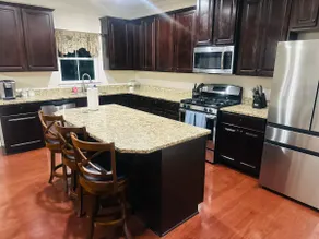 Welcoming RDU/RTP Townhouse-Gym, Pool, Playground - Image 3