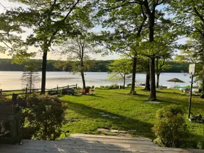 Mountain top spring fed lake - Image 2