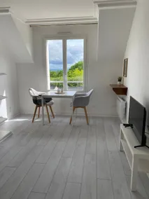 Completely refurbished studio - Image 5