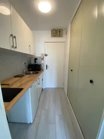 Completely refurbished studio - Image 4