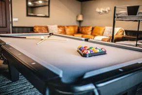 Stunning Views, Hot Tub, Pool Table, new furniture - Image 3
