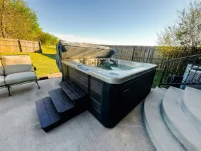 Stunning Views, Hot Tub, Pool Table, new furniture - Image 2