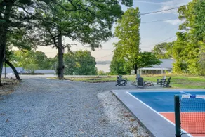 Tenkiller Lake Pickleball Sleeps 20+ Shuffleboard - Image 4