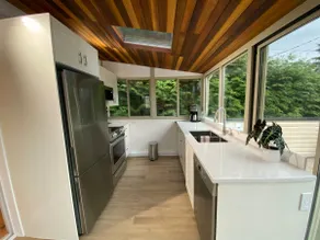 Luxury Ocean and Mountain View Retreat - Image 2