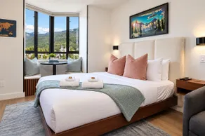 Luxury Penthouse Studio Whistler {Pool/Hottub/Gym} - Image 3