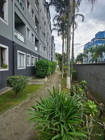 3 Bedroom Apartment with Air Conditioning and Full Kitchen - Image 4