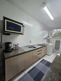 3 Bedroom Apartment with Air Conditioning and Full Kitchen - Image 3