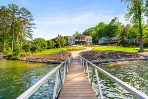 DockTales - Panoramic Views & Private Dock - Image 2