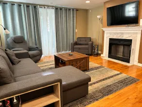 Family-Friendly Near Lake Michigan | Free Parking - Image 2