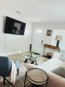 Modern/Minimal Home 3BR | 5 Minutes From Epic Park - Image 4
