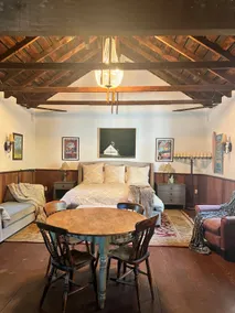 Barn at Cedar Mansion Bungalows - Image 5