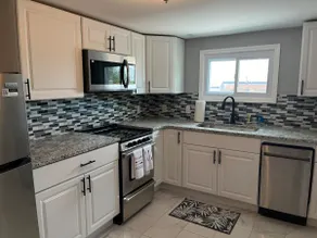 2 bedroom apt- Beautiful views of Saratoga Lake - Image 4