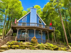 Brentwood Chalet | Sleeps 13 | The Hideout - Image 2