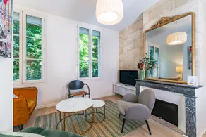 Charming and radiant flat - Image 2