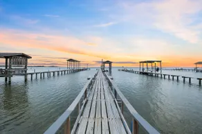 Suelen Bay House | Hidden Gem w/ Pier & Pool. - Image 2