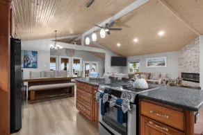 Suelen Bay House | Hidden Gem w/ Pier & Pool. - Image 5