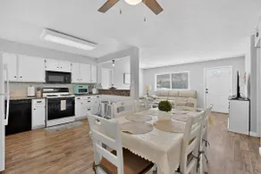 The cozy farm house WITH BIG YARD ! - Image 4