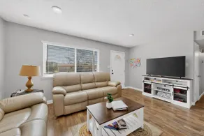 The cozy farm house WITH BIG YARD ! - Image 3
