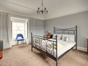 A quaint and quirky 1-bedroom cottage on the Main Street of the coastal village of Golspie. - Image 5