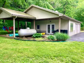 Private Cabin+Creek - Image 3