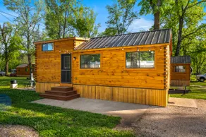 Creekside Haven Resort- Grill, Pet/Family Friendly - Image 2