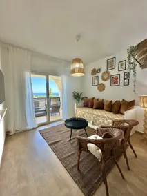 La Belle Vue - Private Luxury Jacuzzi & Sea View - Image 2