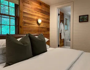 Hillside Cabin | Cozy Stylish Retreat Near Town - Image 3
