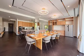 5BR Lion Villa/Shuttle/Cine, BF/7FT Pool/Pingpong - Image 3