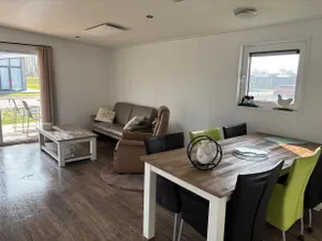 Centrally and rural located house and spacious garden - Image 3