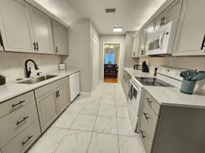 Foodie Lovers Walkable Mills50 - Sleeps 10 - Near Downtown & Airport - Image 3