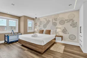 4BR Ultra-Modern Retreat – Fully Renovated & Chic! - Image 4