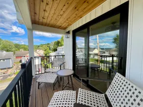 Saratoga Lake | Ideal Large Friend & Family Stay - Image 5