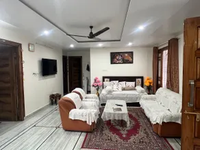 Home Away From home - Image 4