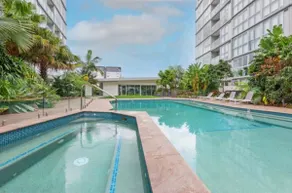 Top-floor Free carpark+gym+pool+Wifi w/view - Image 4