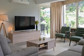 Oikou Thea Guesthouse - Image 3