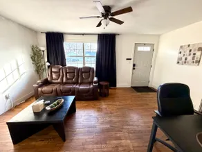 Minimalistic Modern Pet Friendly Home on Seminole - Image 5