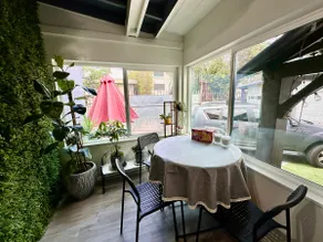 Walk to USC, Coliseum & BMO | 3BR + Parking - Image 3
