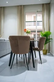 THE square one - Image 3