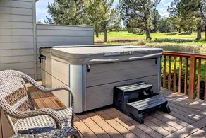 Resort townhouse with central AC & WiFi pool hot tub & golf access - dogs OK - Image 4