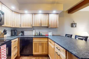 Secluded 2BR 1st Floor | Pool | Tennis | Patio - Image 5