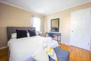 3bedroom APT with balcony & free street parking - Image 4